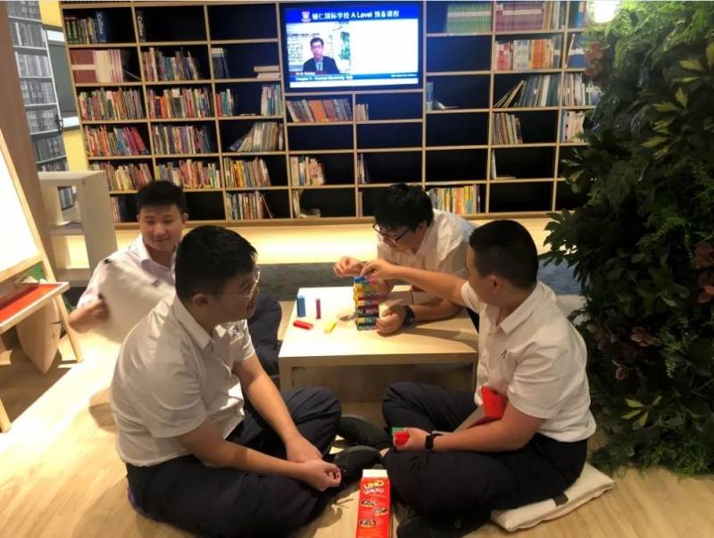 “中國留學生是間諜？！” 英國也開始跟風美國，留學生怎麽那麽難