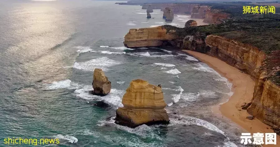 狮城男无视警示下水被冲走　澳救生员父子为救人遇难