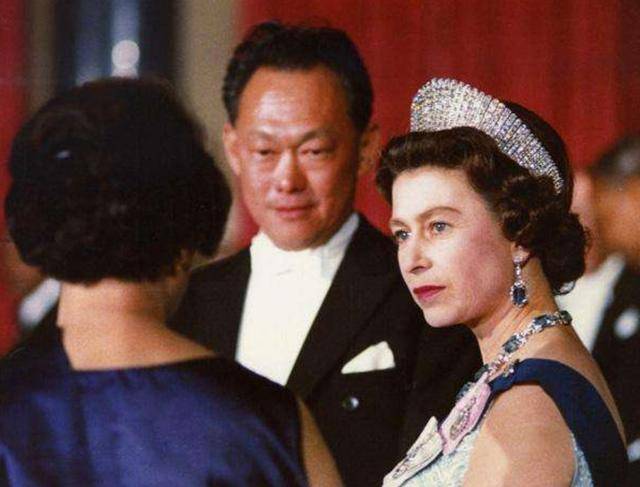 李光耀：新加坡的殖民者是英国，这对我们来说是幸运的