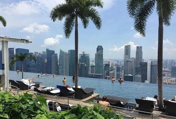 生活在新加坡， “安定又富足” 才是標配