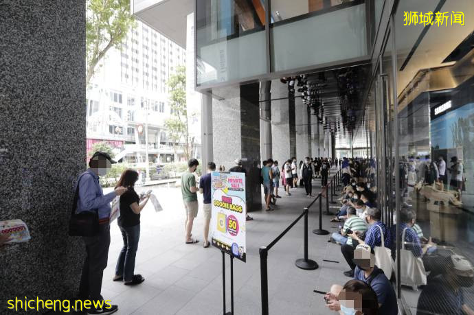大排長龍！新加坡最大電器店今天開業，免費美甲、兒童工藝坊、烘焙活動