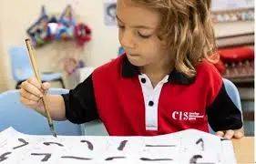 精英社會的新加坡,竟還有皇室後裔