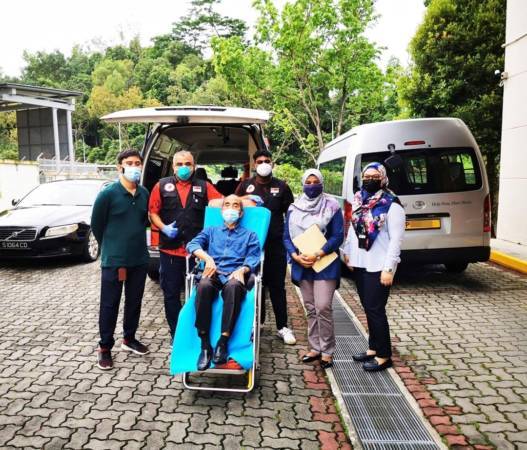 與女兒失散20年 父親終越堤返馬 一家團聚