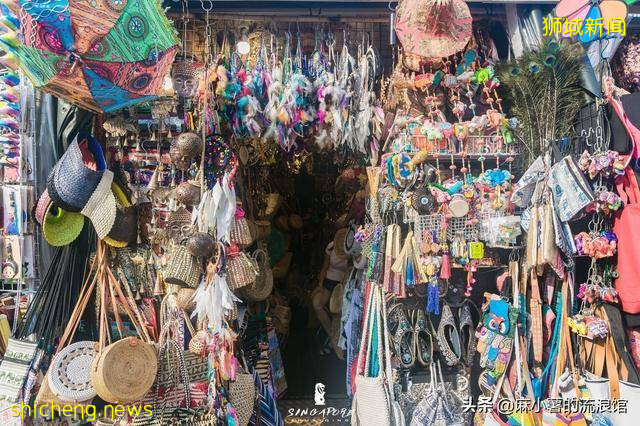 新加坡唐人街原来叫牛车水,市区最热闹的地方,聚集各种中国美食