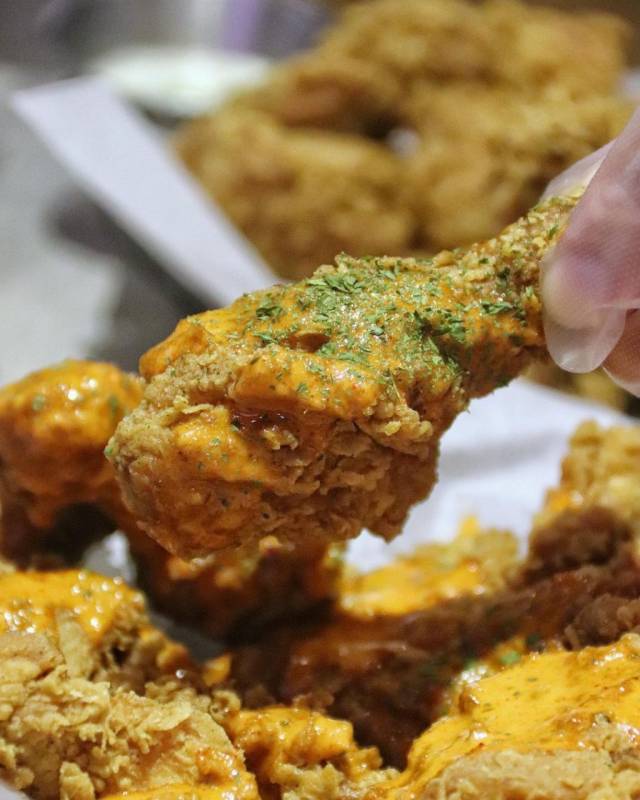 Pizza Maru韓式披薩餐廳🍕 聖誕節限定版粉色披薩,粉紅芝士+超長拉絲🧀 披薩鐵粉一口淪陷