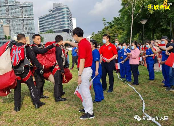 新加坡机动部队游行全岛激动民心！全民庆祝国庆誓愿不分种族