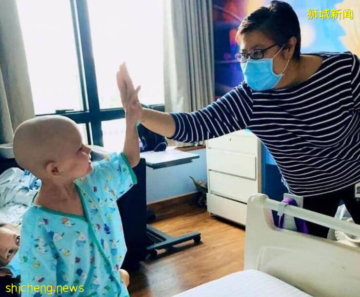 暖心！来新加坡治疗的癌症男孩终于康复回国了