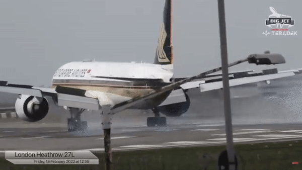 千钧一发!新航飞机在伦敦遭遇最强风暴惊险着陆