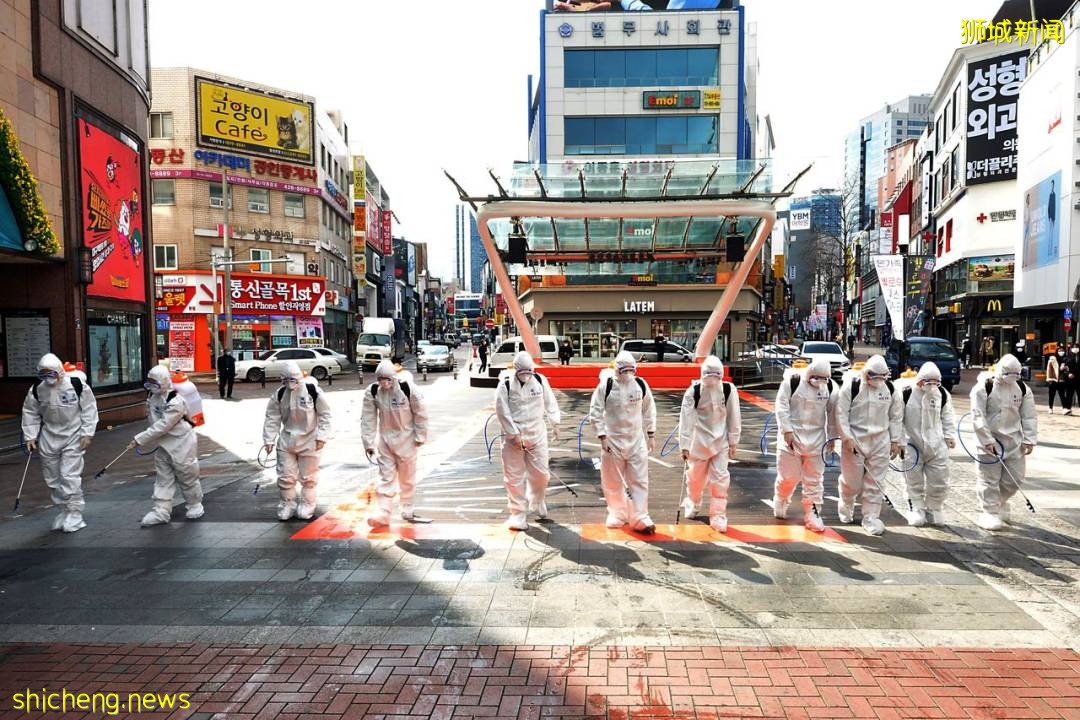 新加坡這款韓式拉絲芝士熱狗棒，皮脆肉多汁！一口吃撐，5新幣起