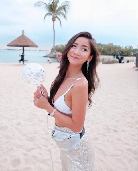 新加坡健身美女Novita Lam,自信笑容、完美比例,讓人心動