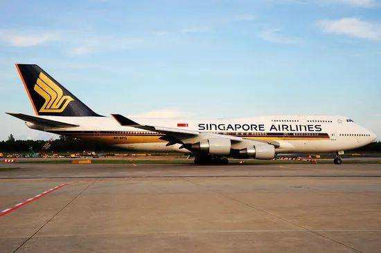 新航出的麻將被搶光！1700元，比LV和Tiffany好看！李光耀：誰也別想搞垮新航