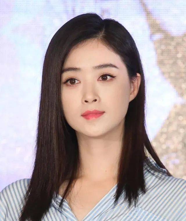 中國明星流行的這個造型，在新加坡千萬不能做！美女都“翻車”了