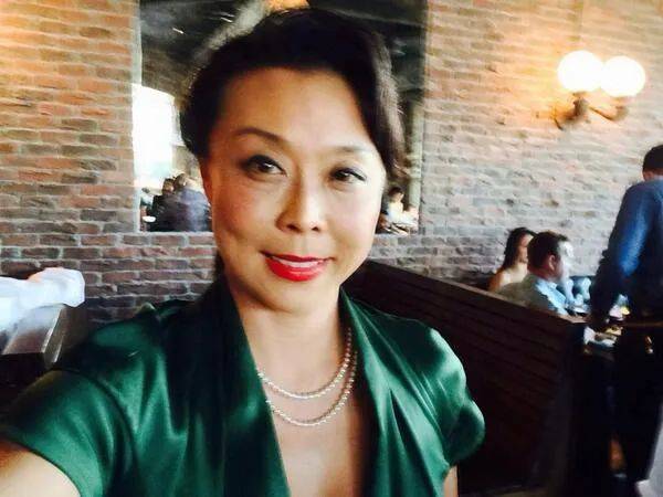 她，22歲中國女留學生，下海後在國外成人網站爆紅！網友評論亮了