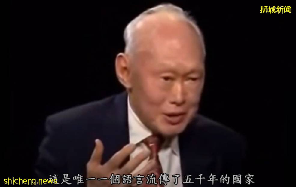 李光耀又“神預言”了美國和阿富汗？一夜變天！難民扒飛機高空跌落，自拍視頻曝光