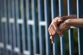 变态到离谱!新加坡“换妻”性幻想男子安排同事强奸妻子