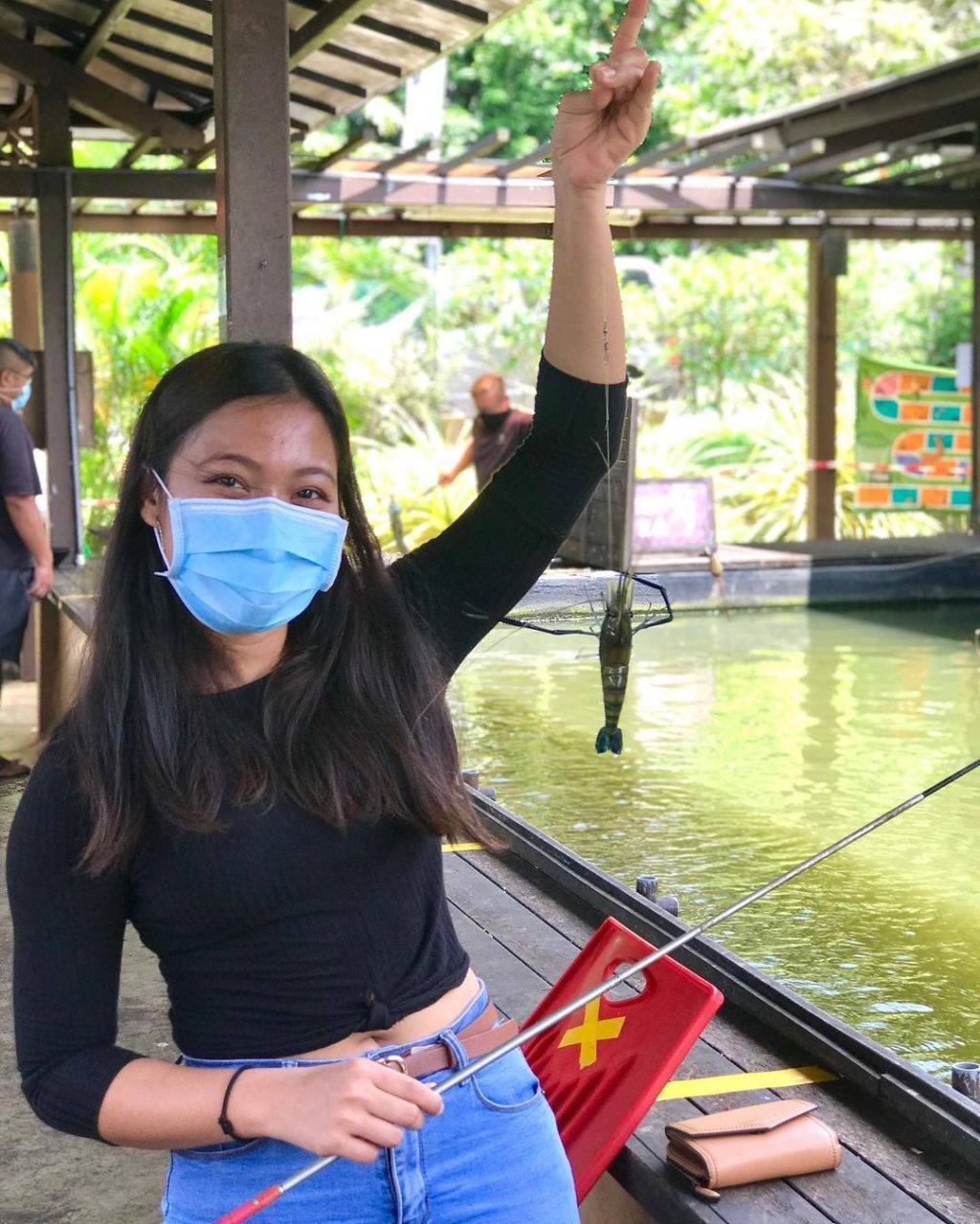 新加坡“垂釣”中心，釣蝦、魚、蟹好去處🐟🦐🦀️ 現釣現烤現吃+冷氣房釣蝦+24小時營業