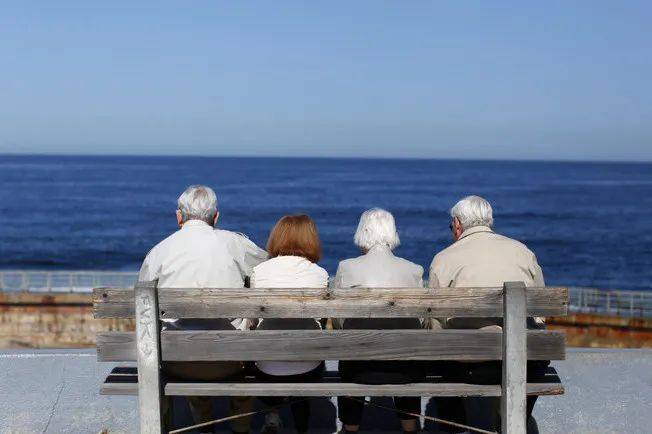 中國要“延遲退休”了，新加坡、日本、瑞士是這麽做的