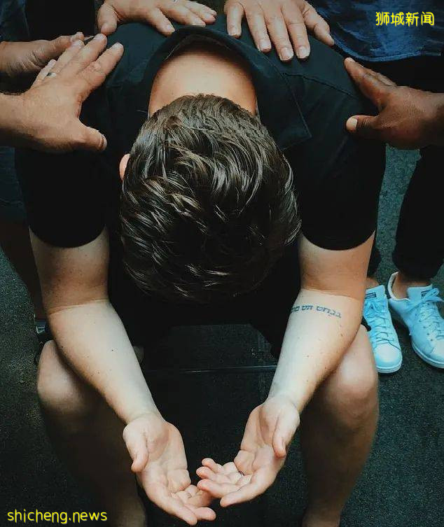 在家光膀子都有可能被罰款，還能不能好好過夏天了