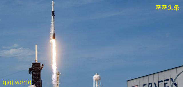 馬斯克再次創造航天曆史！SpaceX新“奮進號”成功對接空間站!