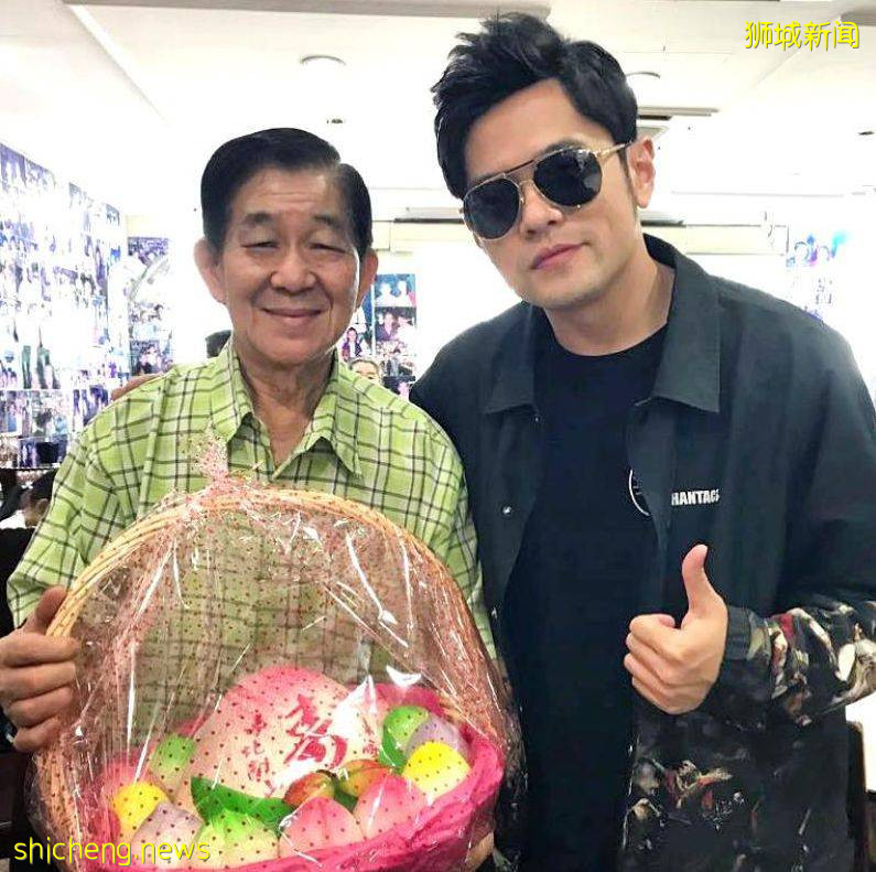 “畢業太早”!新加坡開學第一天,發現同班同學竟是中國男明星