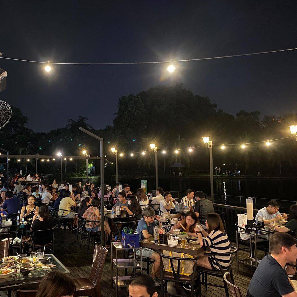 撈魚、釣蝦、蹦床、開挖機、燒烤...這家24小時新加坡農場，太好玩了吧