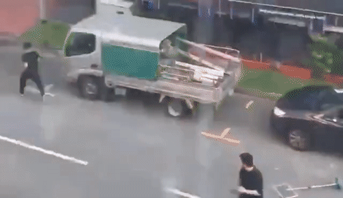 最新進展！火鍋店砍妻的中國男子今日被控！或終身在新加坡坐牢