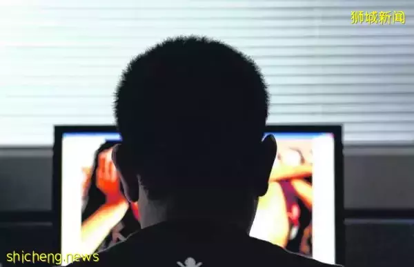 中國籍男按摩師愛上60歲本地女子，被甩後用性愛視頻勒索一萬新幣！