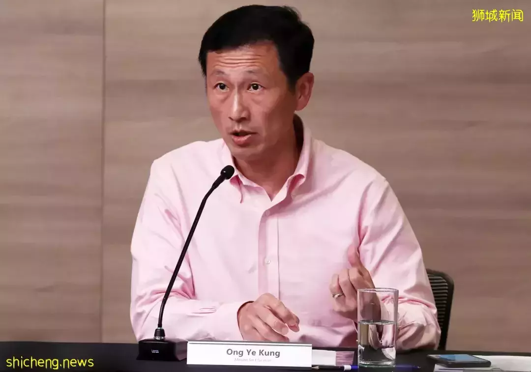 他，竞选总理接班人失利，却赌赢了抗疫！新加坡卫生部长王乙康，口碑逆转