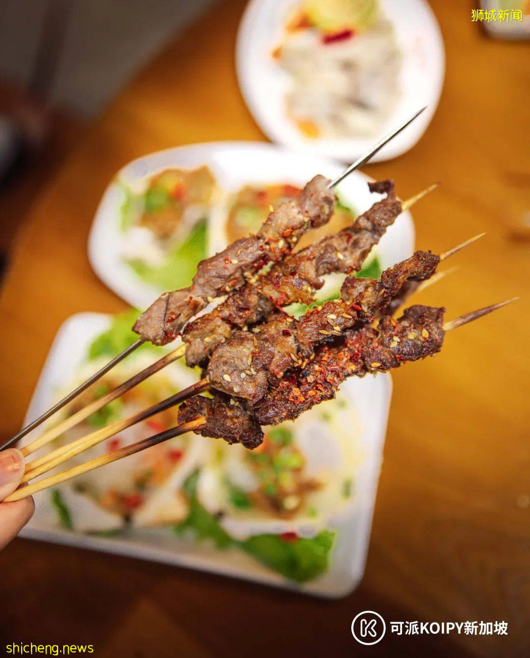 買一送一的烤魚和啤酒，拿來吧你