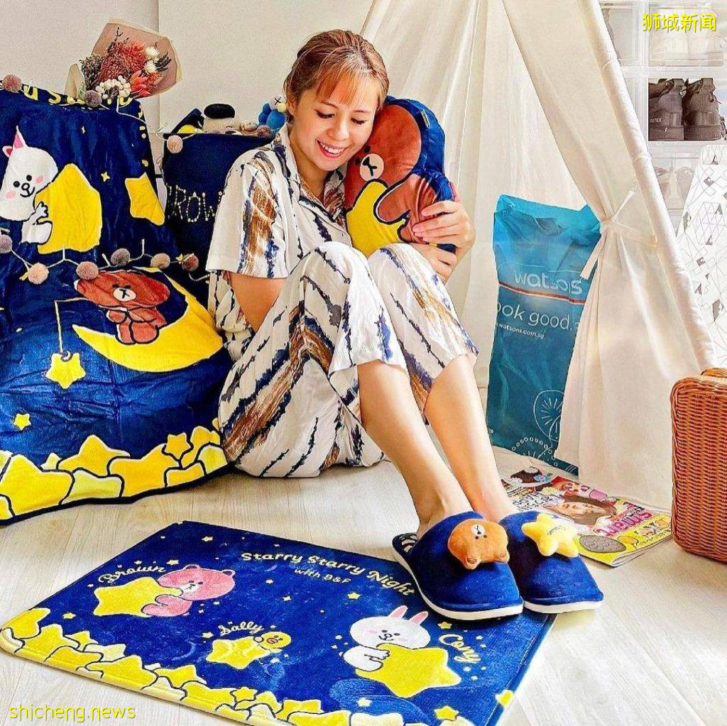 Watsons➕LINE FRIENDS“星空夜系列周邊”🌙毛毯+拖鞋+被子+洗衣籃，現已浪漫上架✨