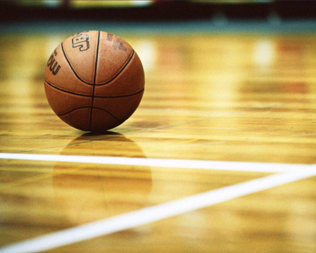 最多可以8人社交聚会，足球、篮球等各种运动可以有新玩法啦