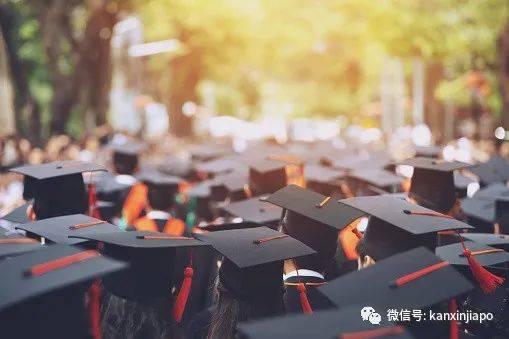 疫情之下,正有大批中国学生扎堆留学新加坡