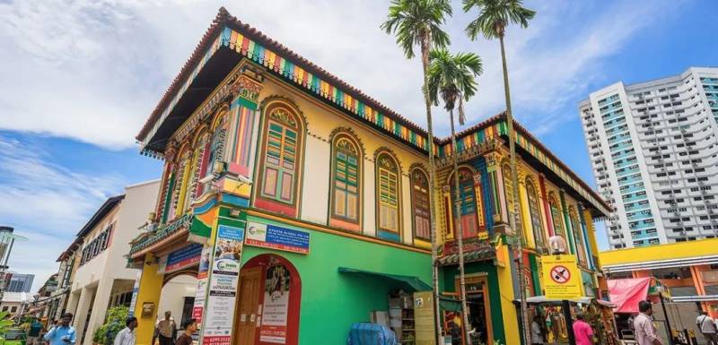 “明天就回國了!今晚,我突然想起在新加坡的50個第一次!”