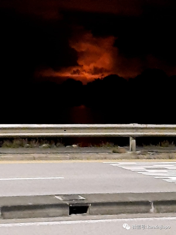 连续两晚新加坡夜空闪烁着红光，到底发生了什么事