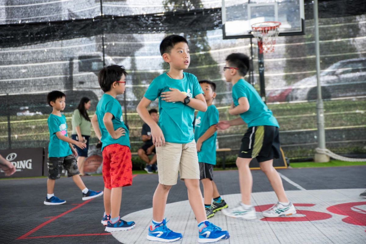 《新加坡24小时儿童与青少年活动指导方针》