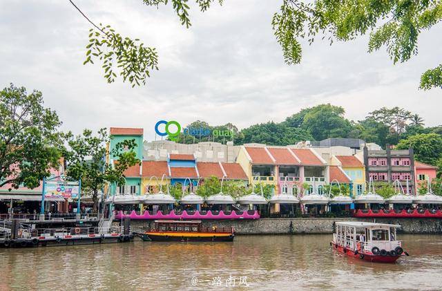 新加坡河畔的卸货小码头，今成为吸引游客的景点