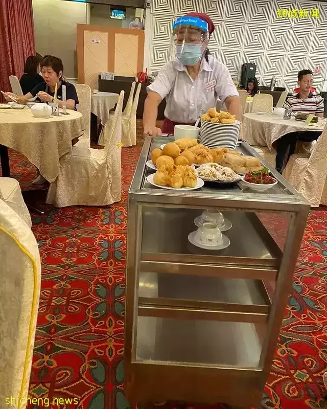 古早味浓浓！保留传统“点心推车”的红星酒家超怀旧😍藏在组屋区七楼，每天大排长龙