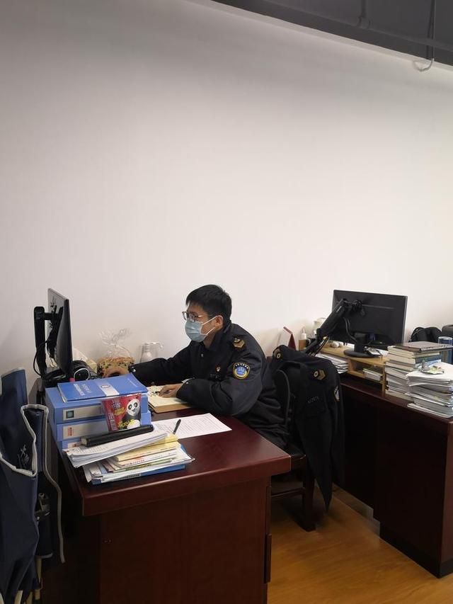 亲历战疫 | 大年初一,我和新加坡飞回的非武汉籍乘客在一起