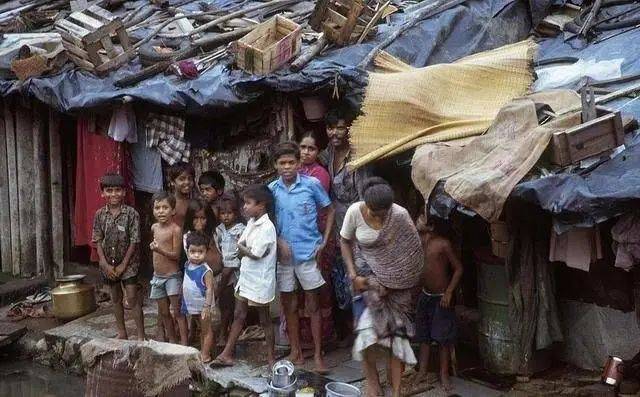 施華洛世奇關店3000家！疫情下，亞洲窮人生活倒退30年