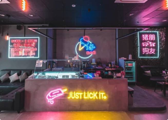 豬朋狗友咖啡廳 後港新咖啡廳 成爲新打卡地點!冰淇淋，啤酒，華夫餅