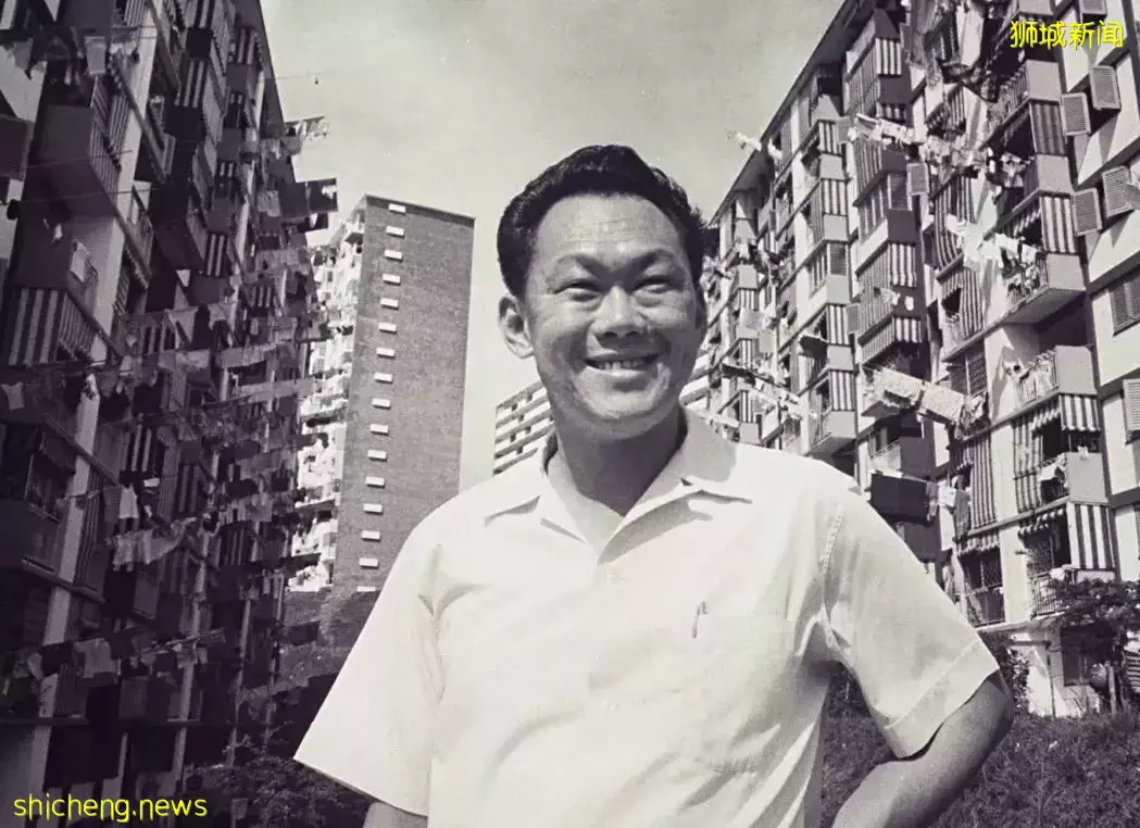 “在新加坡不买组屋的,太笨了”