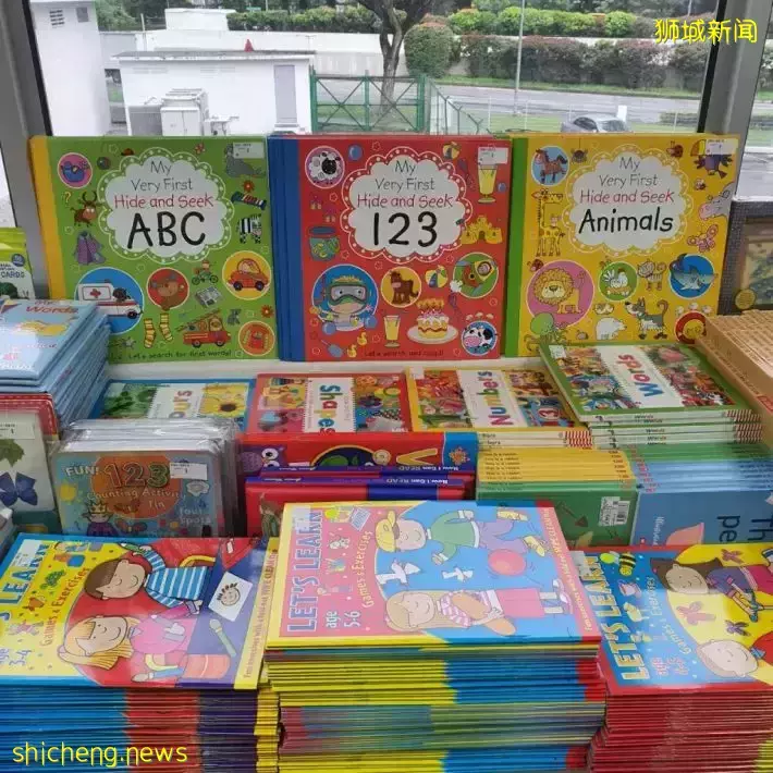 Times图书清仓大促低至3折!还有25新币一袋书的活动哦