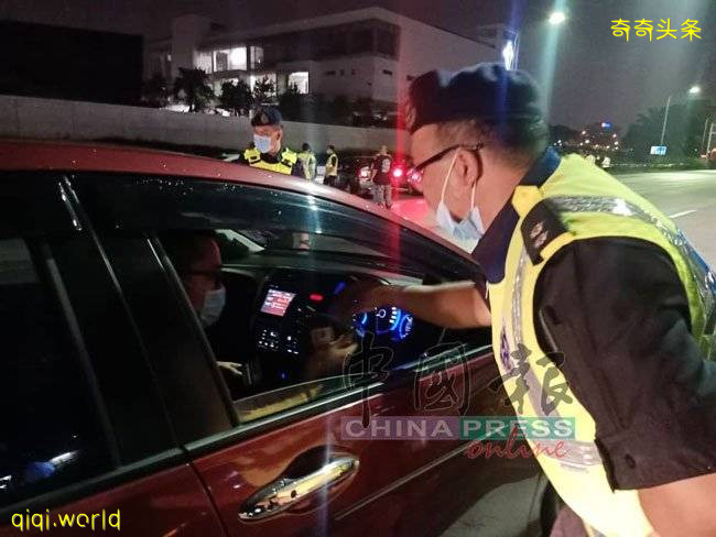 ◤行動管制◢ 靈市“醉酒行動”設路障 捕7酒駕司機 !