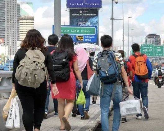 在新加坡工作，卻存不下多少錢！打工人的生活不易