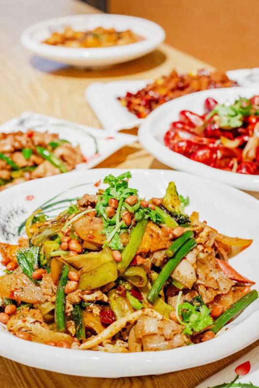 $6666大錦鯉又來了!去年火爆麻辣香鍋旗艦店又開新店了