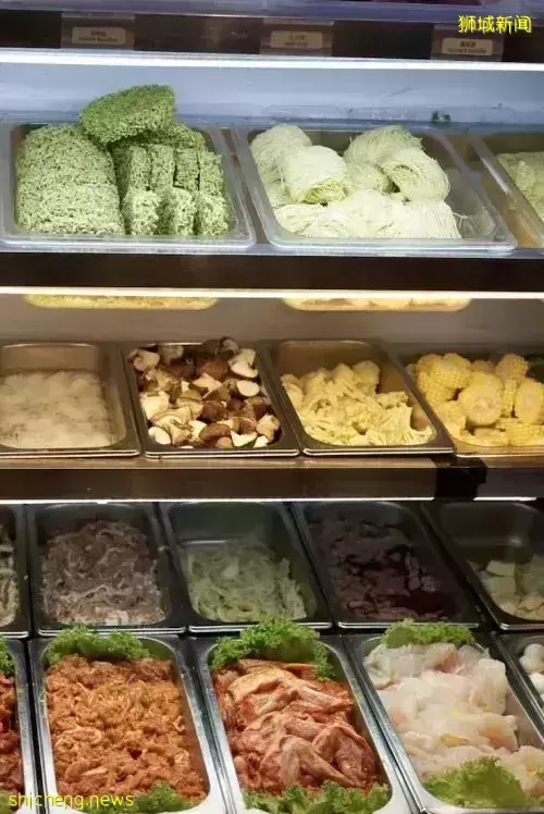 锅底限时免费!新加坡这家店烤涮双享:70种菜品、实现吃肉自由