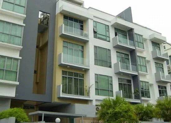 武吉班让山边公寓一居室104万新元求售