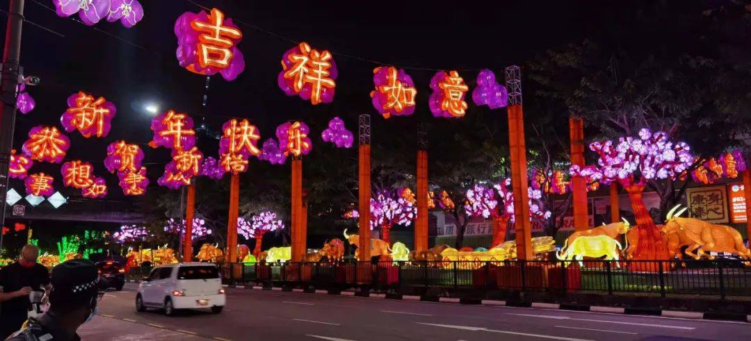 实拍!前晚,新加坡牛车水到处人从众𠈌!这9个地方过年还开门