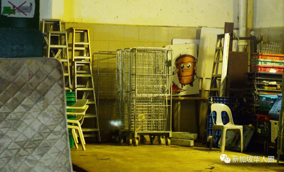 新加坡市鎮會人員霸道執法沒收丟棄貨品！店家不滿雙雙報警