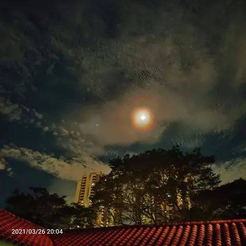 太美！新加坡驚現奇異彩虹月！全島人搶拍